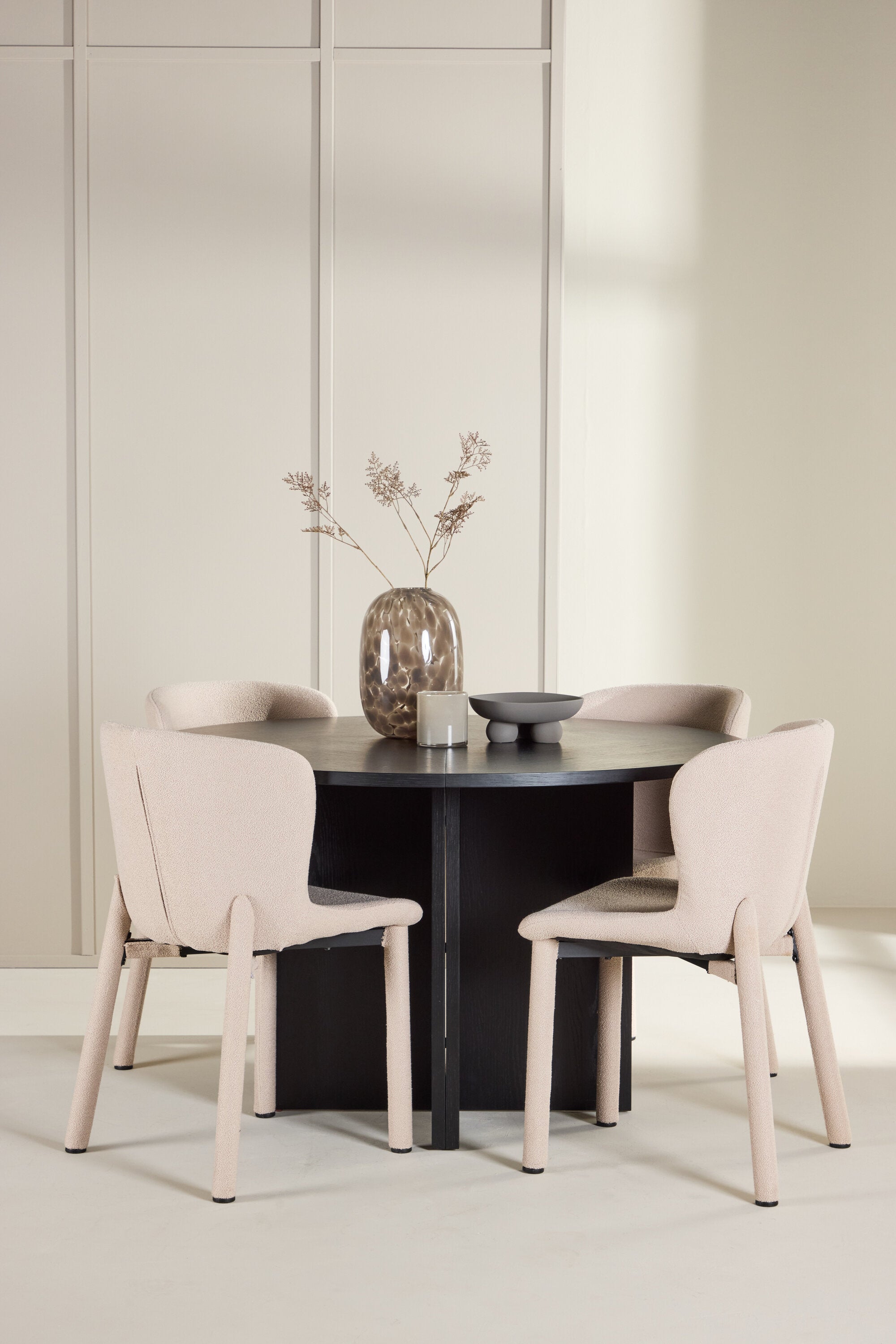 gr24733_1_m_a0b0cb63-c8ab-495a-b526-49f651a97007 Esstisch Strada Mit Astoria Stuhl Ovales Essgruppen Set