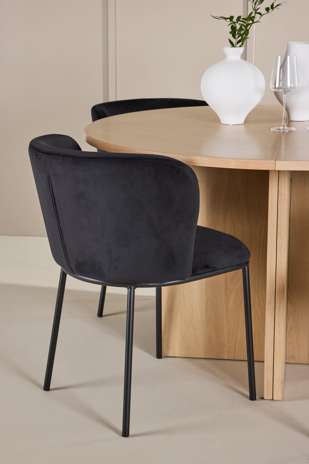 gr24737_3_m_ab979f97-1fd4-4a1b-99af-f43efabeddfe Esstisch Strada Mit Edina Stuhl Ovales Essgruppen Set