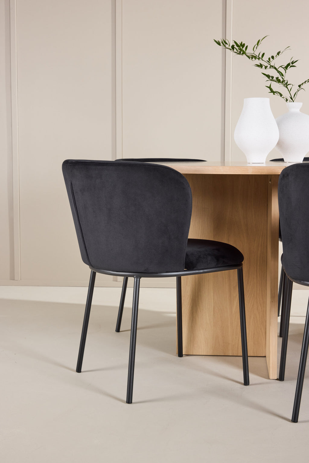 gr24738_5_m_e9bd99e1-38dd-44bd-a204-2ec35f24378c Esstisch Strada Mit Edina Stuhl Ovales Essgruppen Set