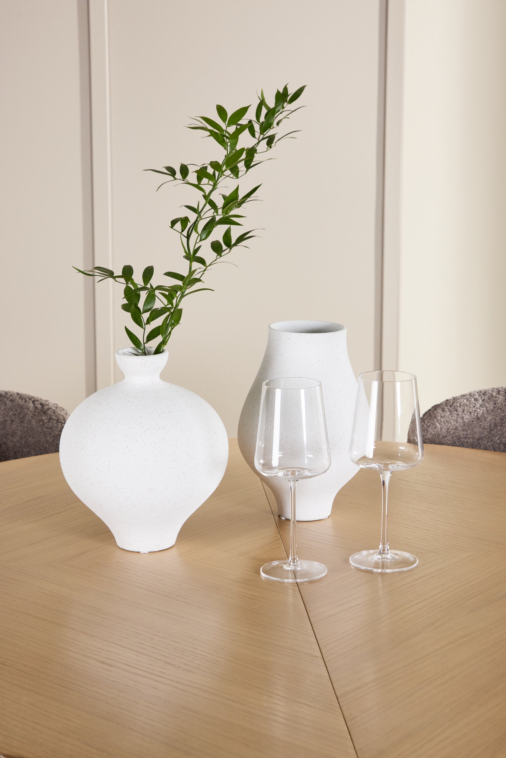 gr24743_5_m_9a1a006b-dd69-4d2a-ab9e-5765679904bc Esstisch Strada Mit Astoria Stuhl Ovales Essgruppen Set