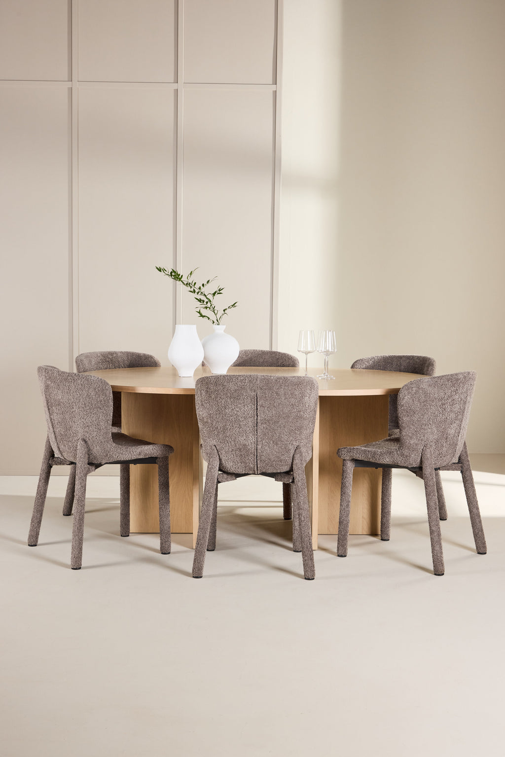 gr24744_1_m_9a31b4f5-b425-4183-ae4a-6e649690d431 Esstisch Strada Mit Astoria Stuhl Ovales Essgruppen Set