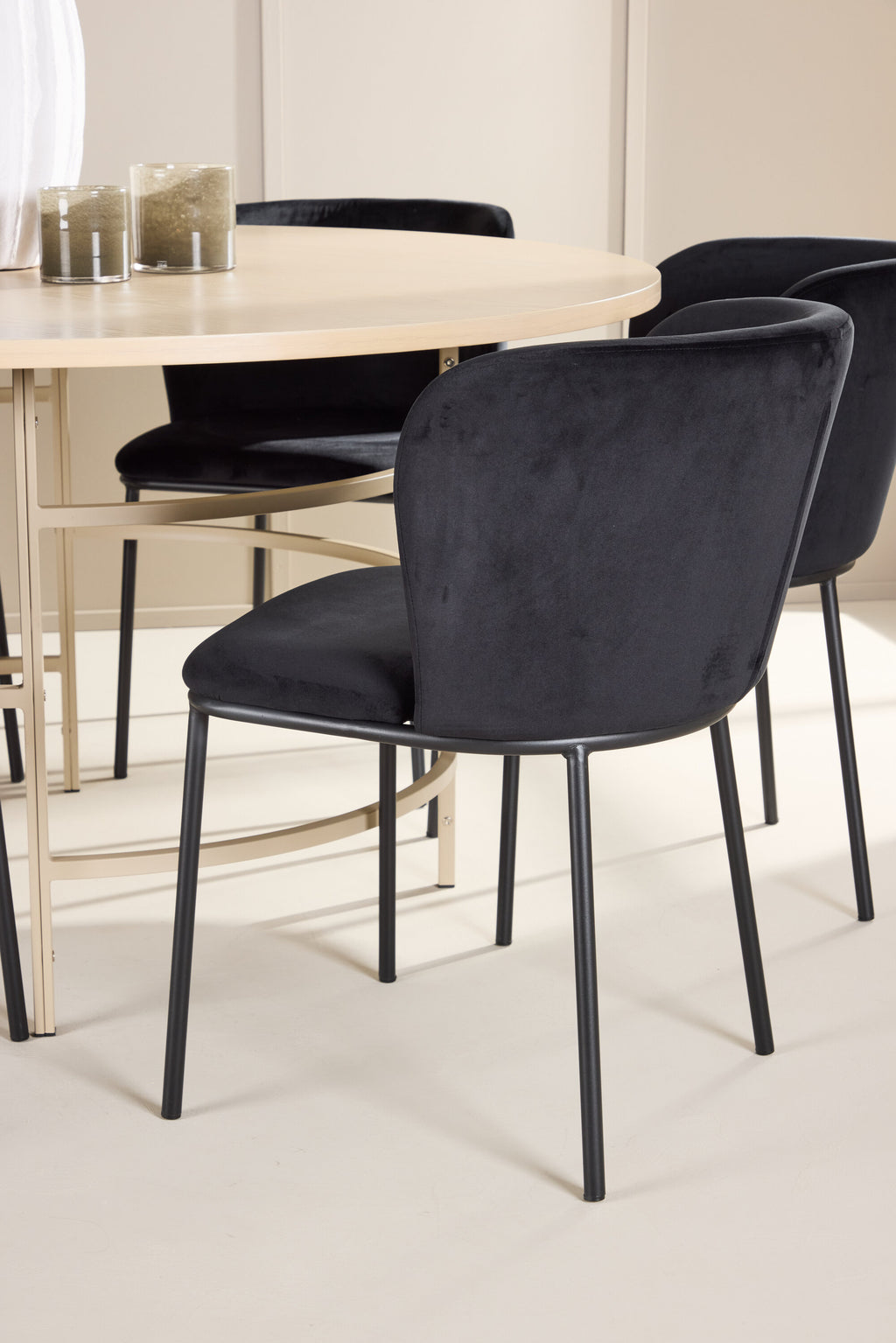 gr24749_3_m_a9b4043b-5db7-45c6-9bea-331d4884430b Esstisch Copenhagen Mit Edina Stuhl Rundes Essgruppen Set