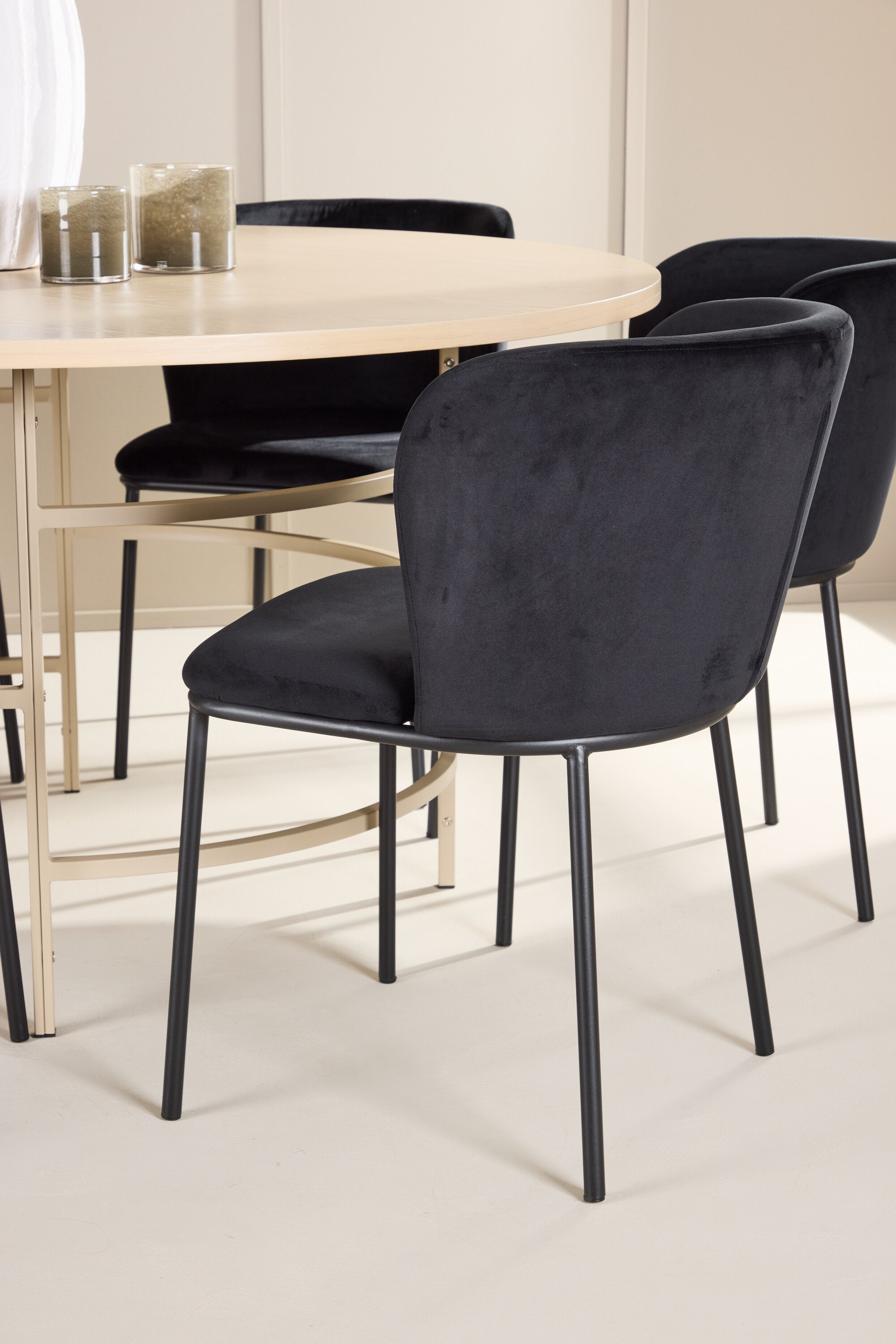 gr24749_3_m_a9b4043b-5db7-45c6-9bea-331d4884430b Esstisch Copenhagen Mit Edina Stuhl Rundes Essgruppen Set