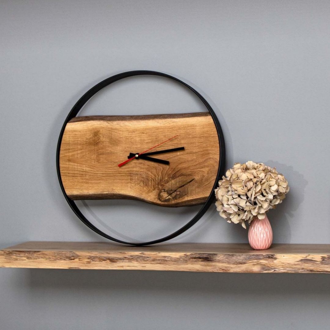 Wanduhr mit Stahlrahmen aus massiver Eiche58 cm