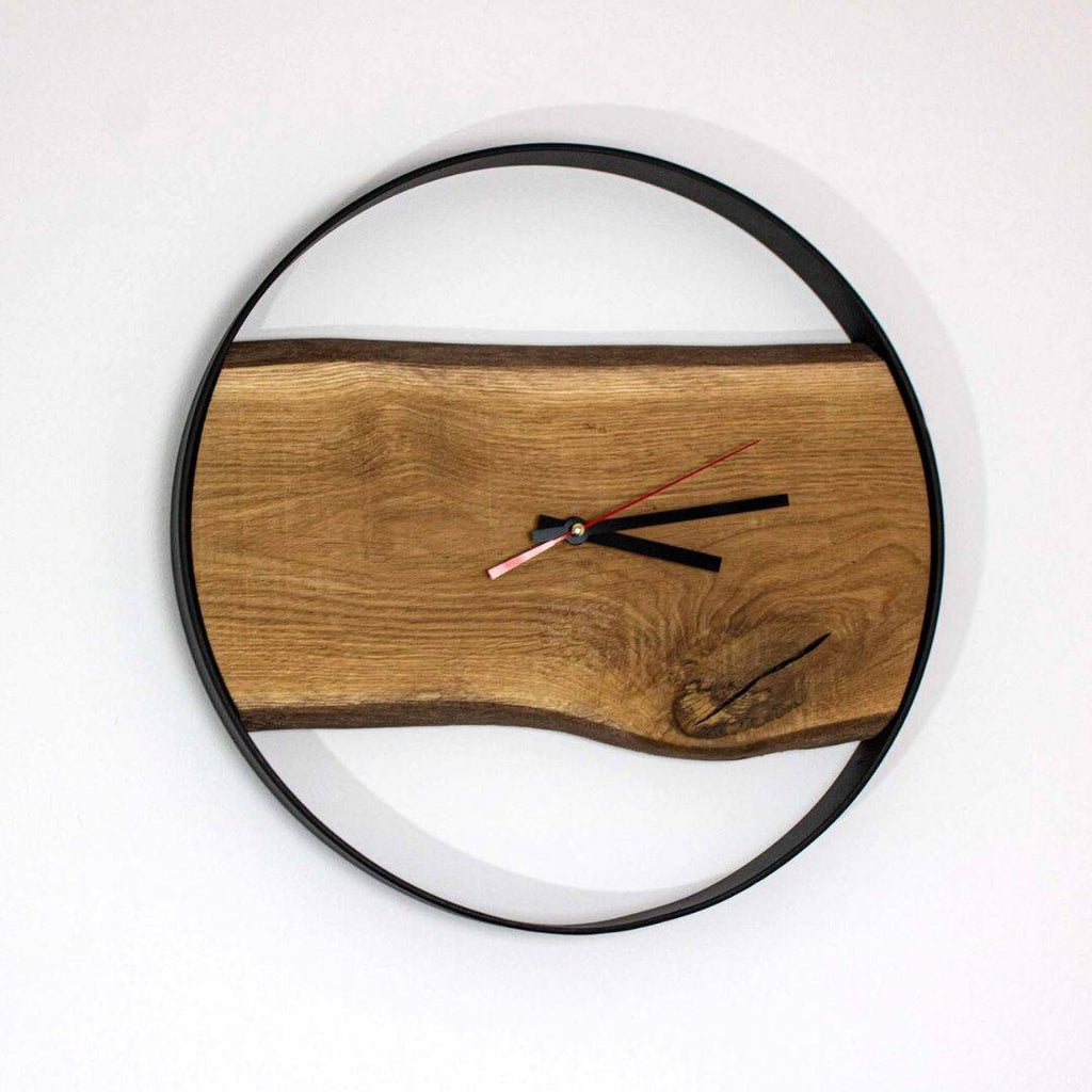 Wanduhr mit Stahlrahmen aus massiver Eiche58 cm
