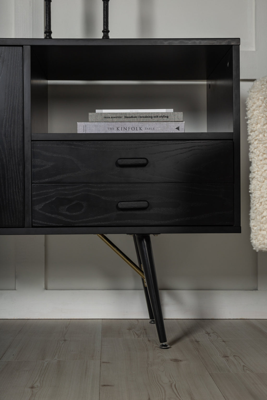 s_15025-188__14 Gold Schublade Kommode