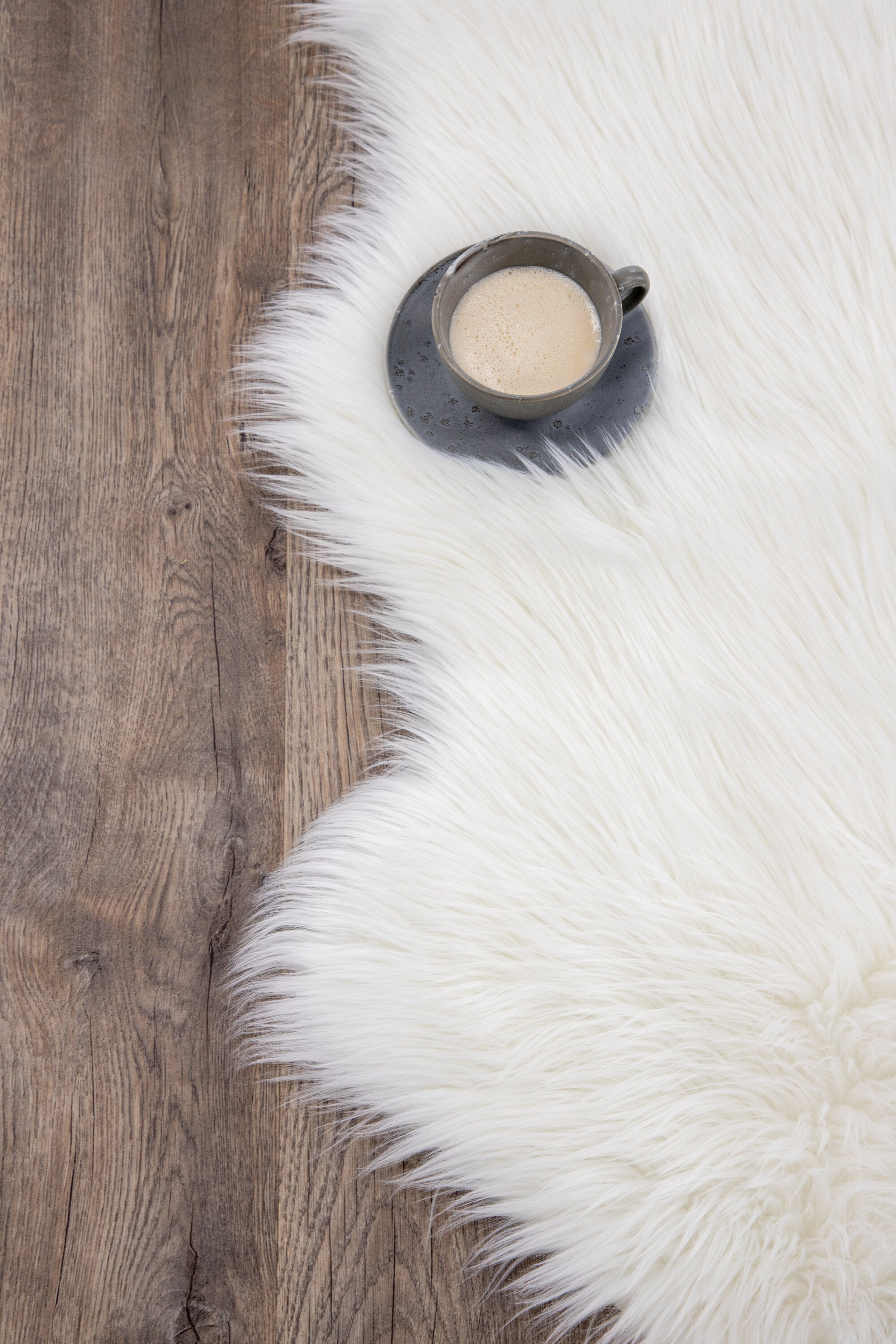 s_15937-301__001 Katy Schafsfell Decke